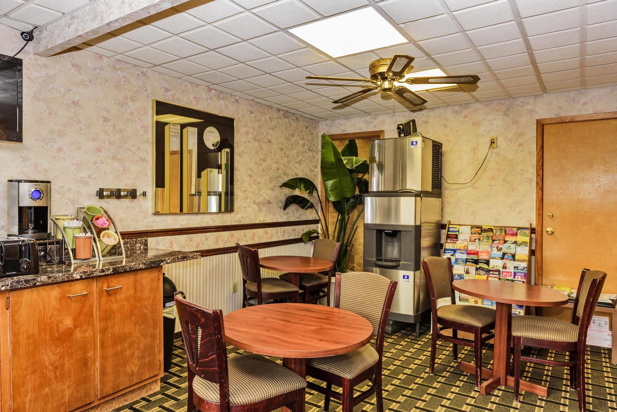 Budget Inn Williamsville Exterior photo
